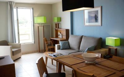 2 room apartment for 4 people facing south