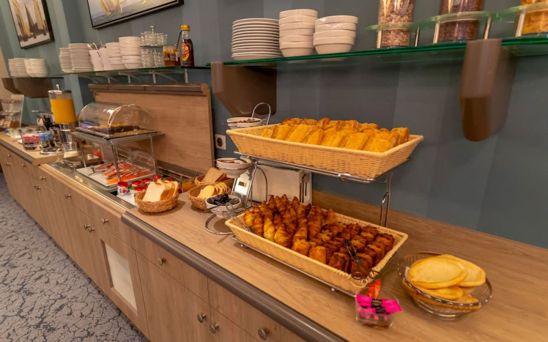Breakfast at hotel des MArins